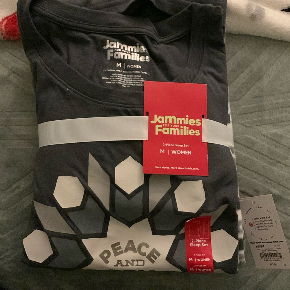 NWT-Christmas Pajama Set
